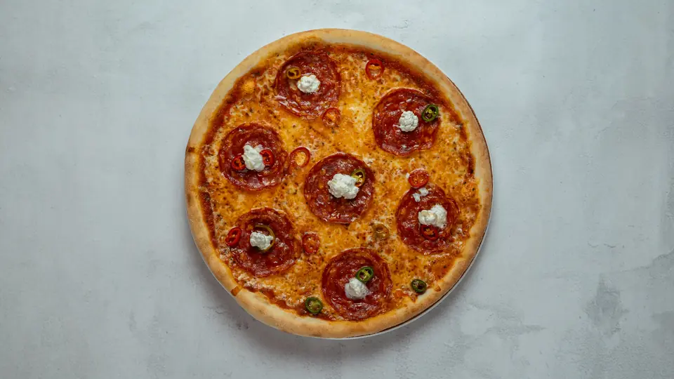 Diavola 2.0 med stark salami och ricotta