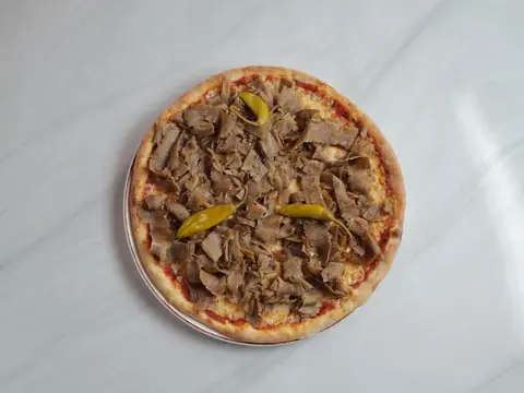Panterns Klassiska Kebabpizza